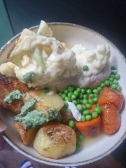 Meal planning, sharing recipes and ideas to make the weekly budget go further.