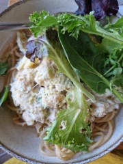 Meal planning, sharing recipes and ideas to make the weekly budget go further.