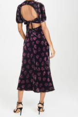 I don't know what to wear to my wedding.