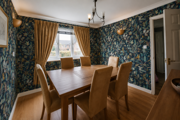 Dining room wallpaper