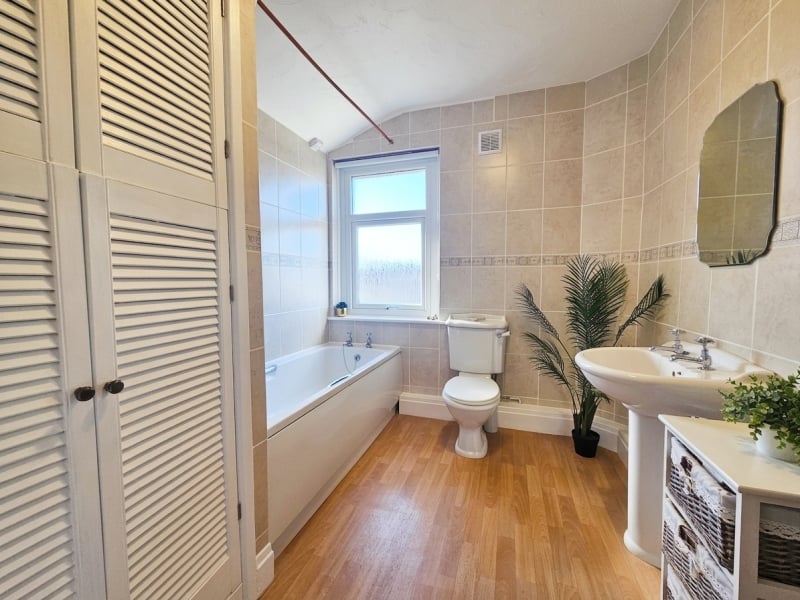 Please critique my house photos for Rightmove?!