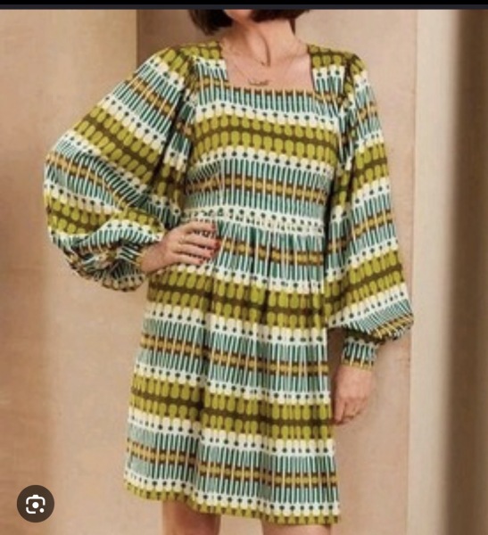 What works best with this tunic dress?