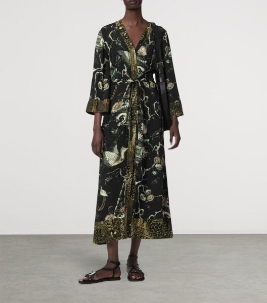 What to wear for a theatre charity gala with no dress code