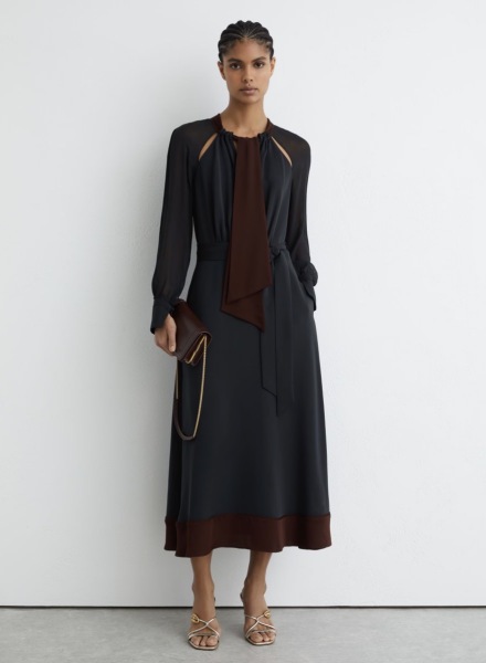 What to wear for a smart lunchtime event at the Royal Automobile Club