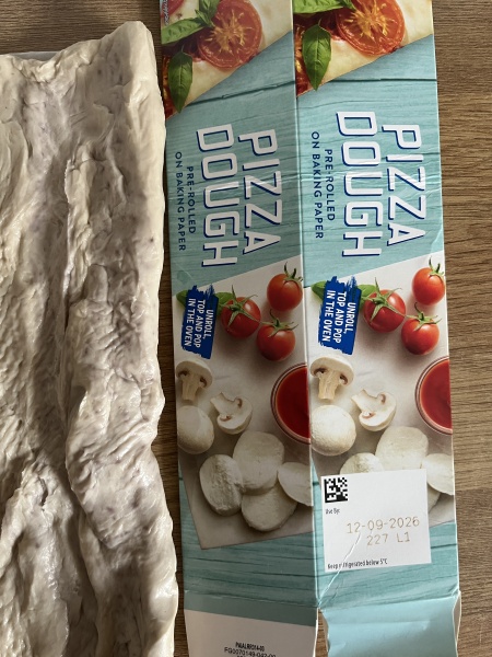 Has anyone got a roll of ready rolled pizza dough from Aldi?