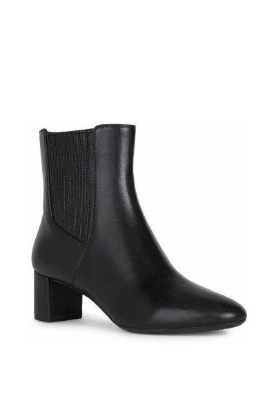 Is there such a thing as a practical heeled ankle boot?