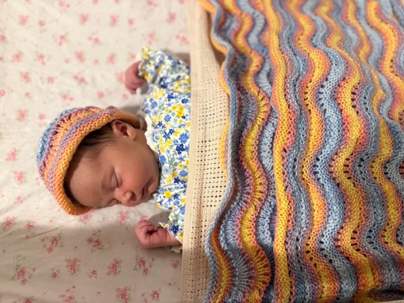 Ideas for a modern crochet baby blanket for a baby girl