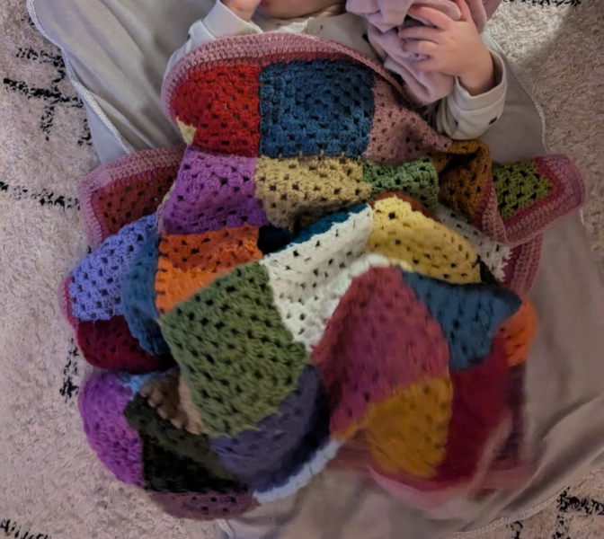 Ideas for a modern crochet baby blanket for a baby girl