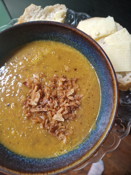 Meal planning, sharing recipes and ideas to make the weekly budget go further.