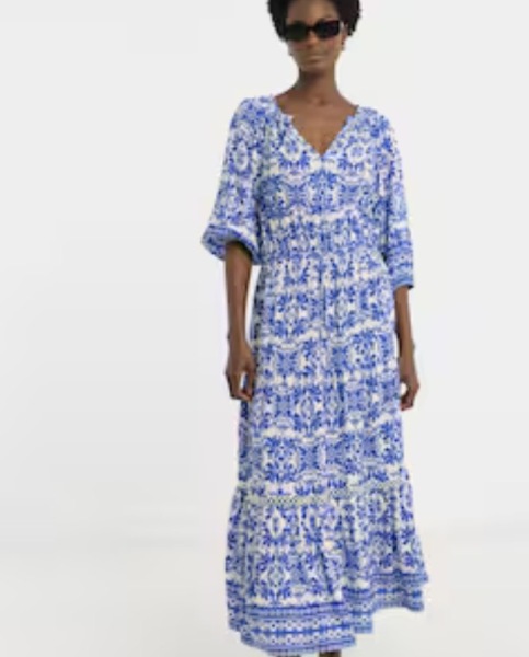 Please help an old, short, apple find a dress