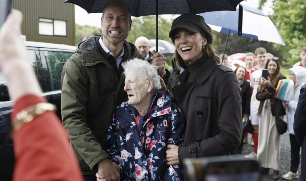 Inappropriate photo op for William and catherine