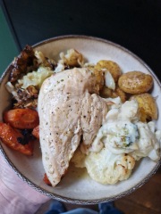 Meal planning, sharing recipes and ideas to make the weekly budget go further.