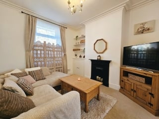 Please critique my house photos for Rightmove?!