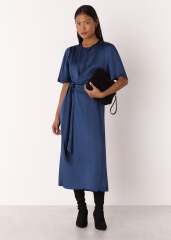 What suggestions for styling this dress!