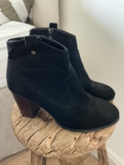 Are these funeral boots worth keeping, or do they look dated now?