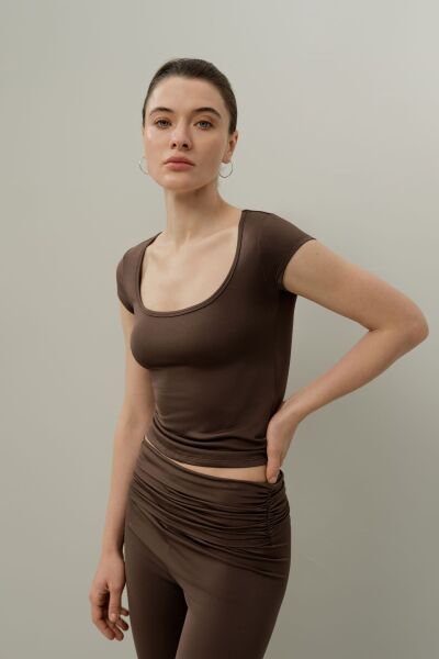 Silk t-shirt with lower neck