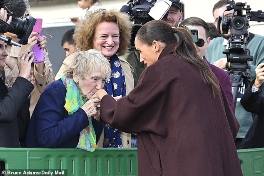 H&M are currently doing a ‘Royal’ walkabout thing in Nottingham.