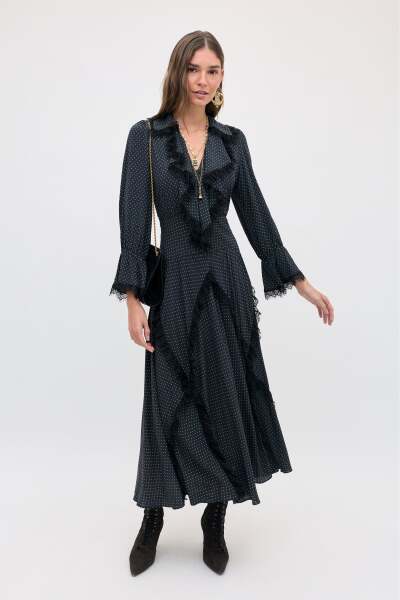 Daytime concert dress ideas for petite DD age 18