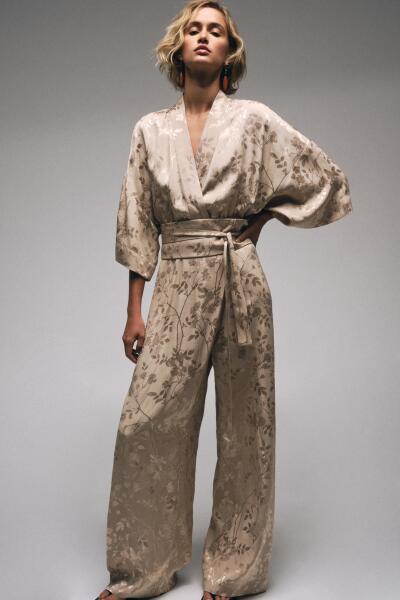 Hunting for black/gold jumpsuit