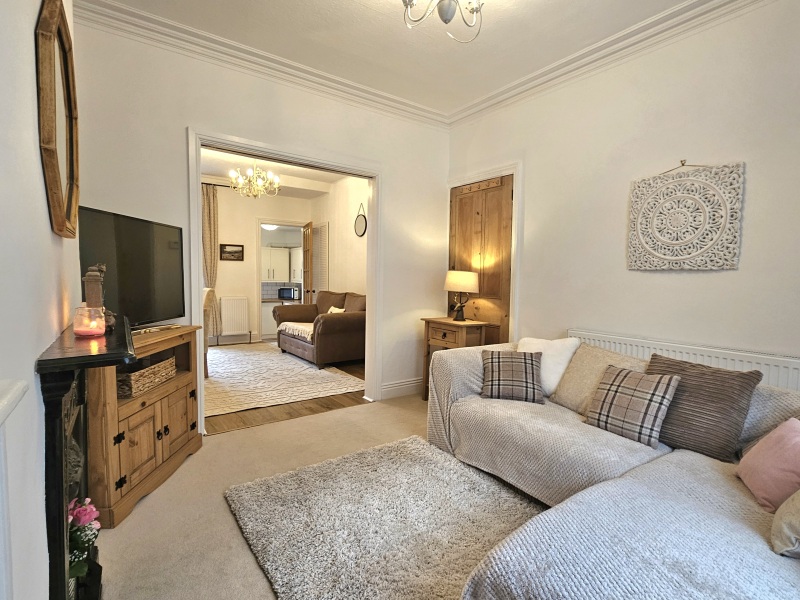 Not happy with estate agent photos!!