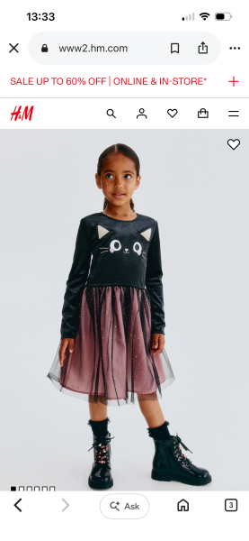 Why are girls Halloween costumes so uncomfortable and itchy 😡