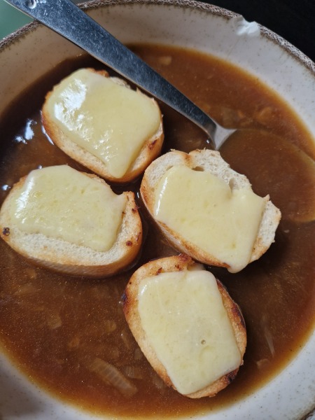 Meal planning, sharing recipes and ideas to make the weekly budget go further.