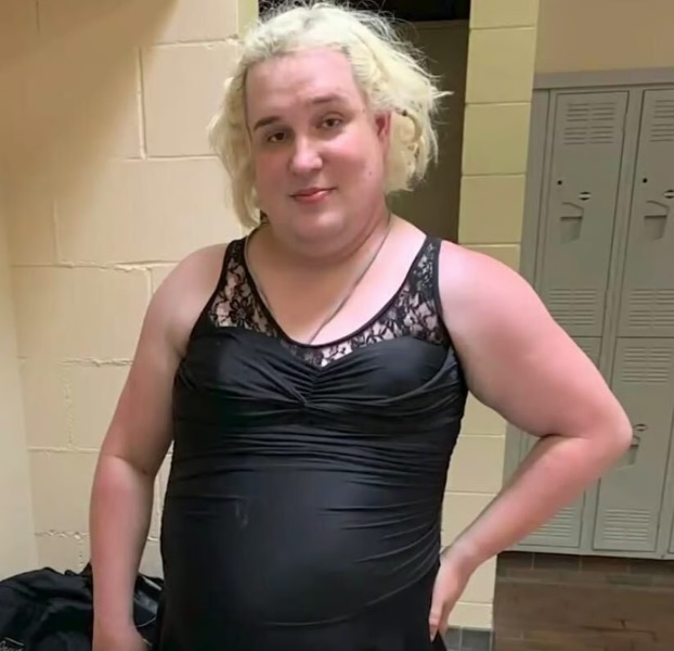 NHS bans transwomen from female space