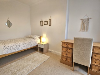 Not happy with estate agent photos!!