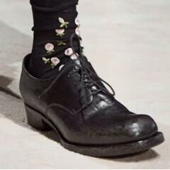 What are stylish people wearing on their feet and ankles this winter?