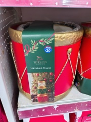 ENORMOUS decorations in the shops! 🔔