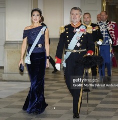 Royal Style 👑 Evenings drawing in, more bling?