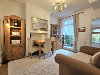Not happy with estate agent photos!!