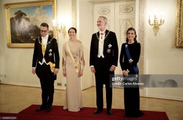 Royal Style 👑 Evenings drawing in, more bling?