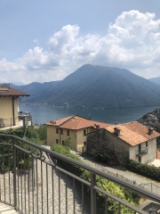 Lakes in Italy / holiday help